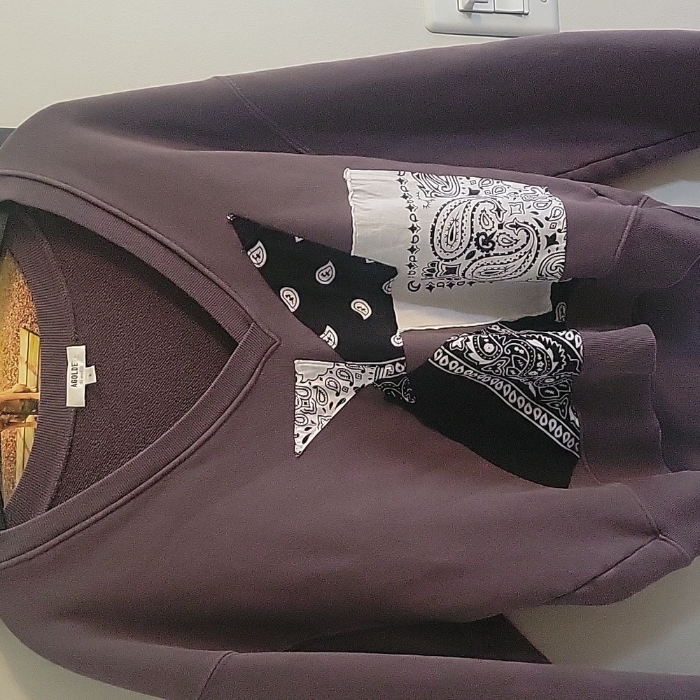 Agolde Deep V-Neck Loose-Fitting Patchwork Sweats… - image 3